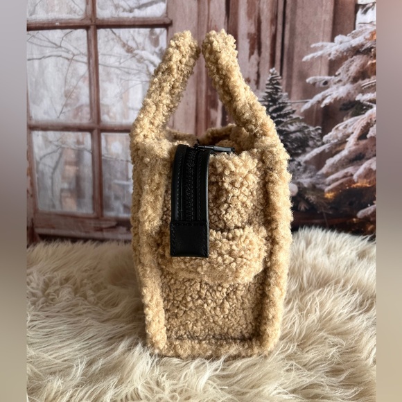 Marc Jacobs Teddy the tote bag small beige EUC - Picture 4 of 16